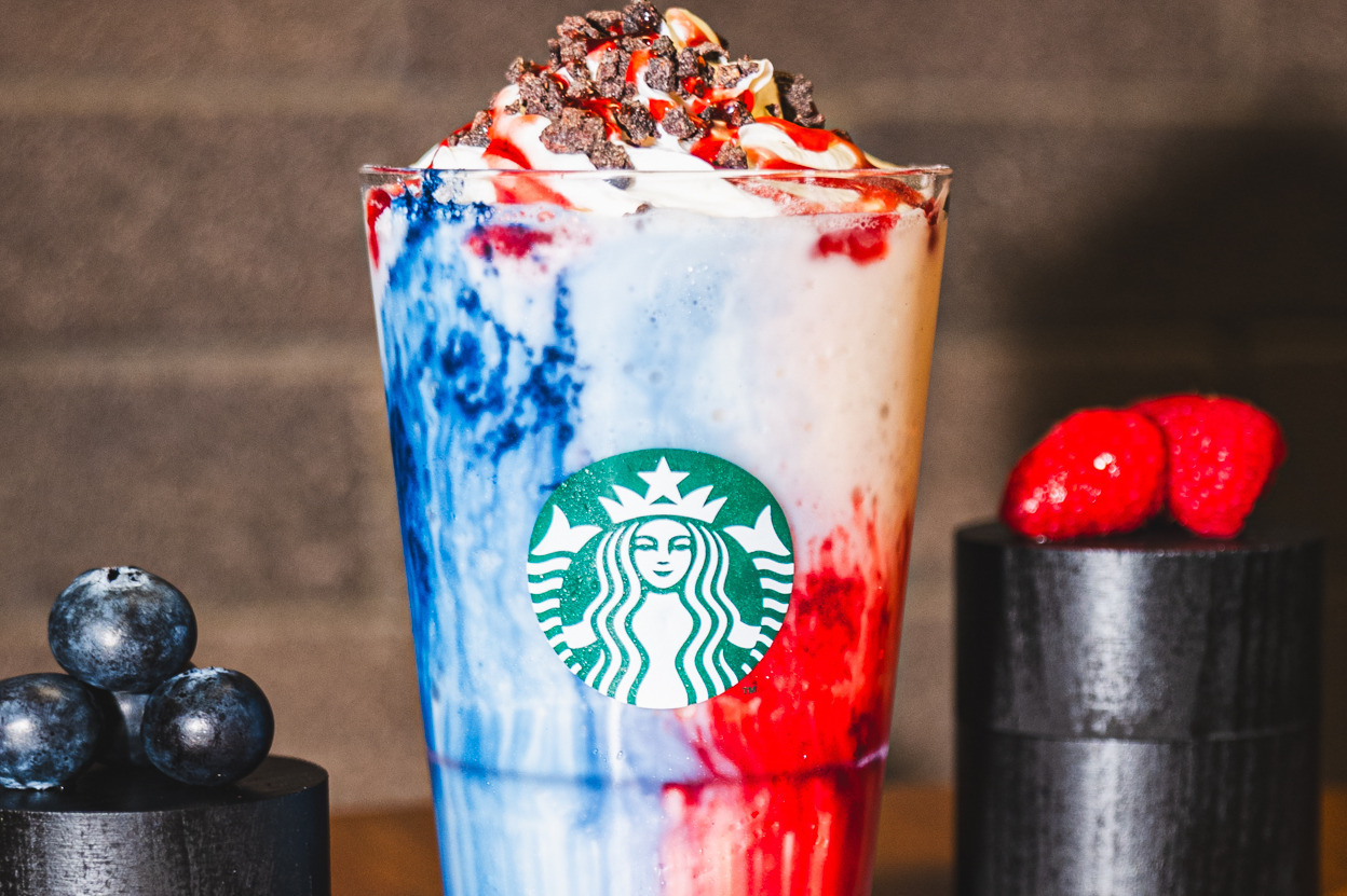 ハロウィンスイーツ｜スターバックス「メラ メーラ フラペチーノ」まるで練乳！濃厚ミルク×ベリーソースのハロウィンドリンク