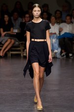 プリーツ使いとシックなカラーがポイント！　zucca(ズッカ)の2011年春夏コレクション｜写真13