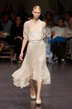 プリーツ使いとシックなカラーがポイント！　zucca(ズッカ)の2011年春夏コレクション｜写真21