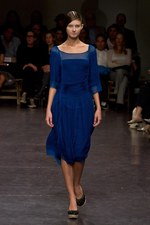 プリーツ使いとシックなカラーがポイント！　zucca(ズッカ)の2011年春夏コレクション｜写真26