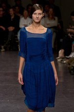 プリーツ使いとシックなカラーがポイント！　zucca(ズッカ)の2011年春夏コレクション｜写真27