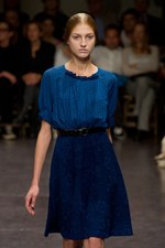 プリーツ使いとシックなカラーがポイント！　zucca(ズッカ)の2011年春夏コレクション｜写真31