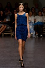 プリーツ使いとシックなカラーがポイント！　zucca(ズッカ)の2011年春夏コレクション｜写真32