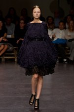 プリーツ使いとシックなカラーがポイント！　zucca(ズッカ)の2011年春夏コレクション｜写真50