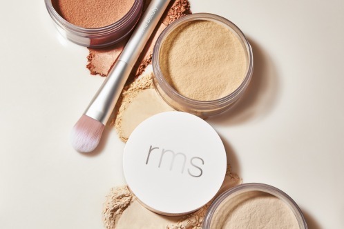 フィニッシングパウダー｜アールエムエス ビューティー24年冬コスメ、シルク質感ルースパウダーで肌悩みカバー＆煌めきプラス