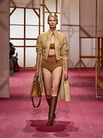 エルメス2025年春夏ウィメンズコレクション - ワークウェアに溶け込む官能性｜写真9