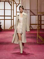 エルメス2025年春夏ウィメンズコレクション - ワークウェアに溶け込む官能性｜写真11