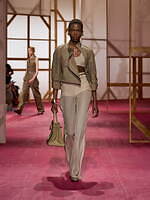 エルメス2025年春夏ウィメンズコレクション - ワークウェアに溶け込む官能性｜写真14