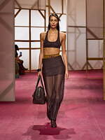 エルメス2025年春夏ウィメンズコレクション - ワークウェアに溶け込む官能性｜写真45