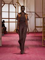 エルメス2025年春夏ウィメンズコレクション - ワークウェアに溶け込む官能性｜写真50