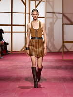 エルメス2025年春夏ウィメンズコレクション - ワークウェアに溶け込む官能性｜写真56