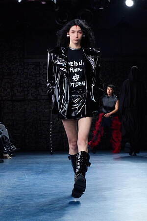 ジャンヌ フリオ(Jeanne Friot) 2025-26年秋冬ウィメンズ&メンズコレクション  - 写真33