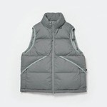 ダイワ ピア39“ミリタリー着想”ダウンジャケット、セーラーカラーに変化する立ち襟フード｜写真16