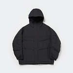 ダイワ ピア39“ミリタリー着想”ダウンジャケット、セーラーカラーに変化する立ち襟フード｜写真14