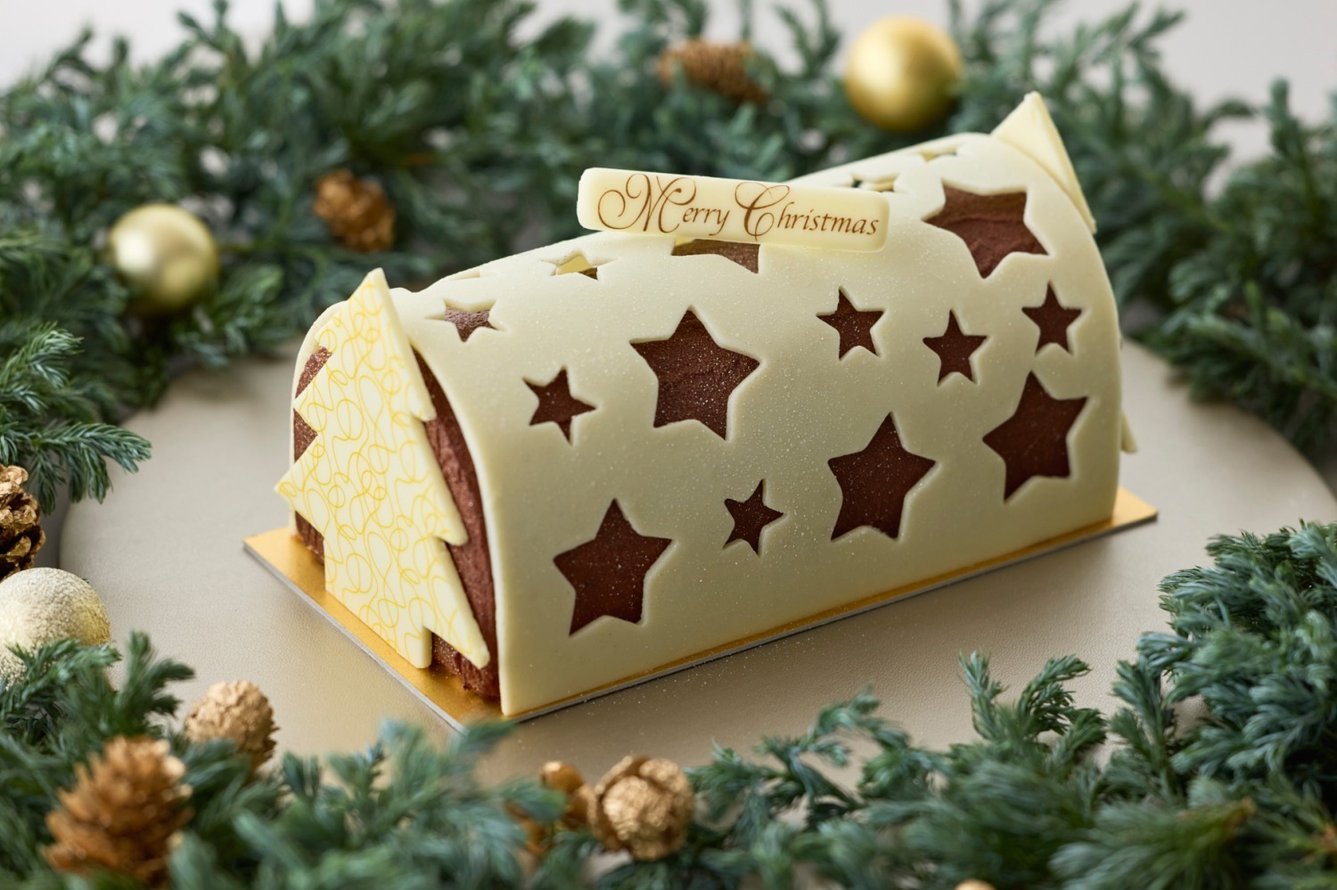 ビスキュイ｜フォーシーズンズホテル丸の内 東京“ツリー＆星柄”の24年クリスマスケーキ「ブッシュ ド ノエル」
