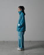 ファセッタズム“くすみブルー”パッチ付きスタジャン、コイン パーキング デリバリーとコラボ｜写真52