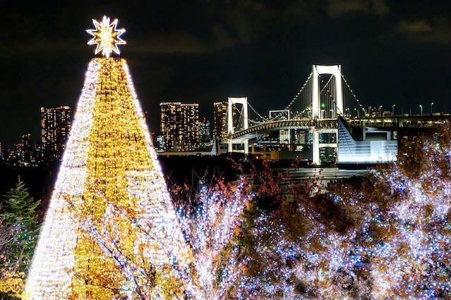 お台場｜「お台場イルミネーション“YAKEI”」24年冬は海の色にライトアップ、巨大ツリー×花火コラボも