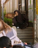 キャプテン サンシャインのカバーコード限定フーディー＆イージーパンツ、褪せた色調のブラックで｜写真14