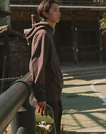 キャプテン サンシャインのカバーコード限定フーディー＆イージーパンツ、褪せた色調のブラックで｜写真11