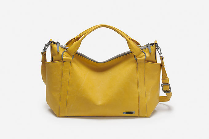 フライターグから、女性向け新作バッグ「R120 AUSTEN」発売 | 写真