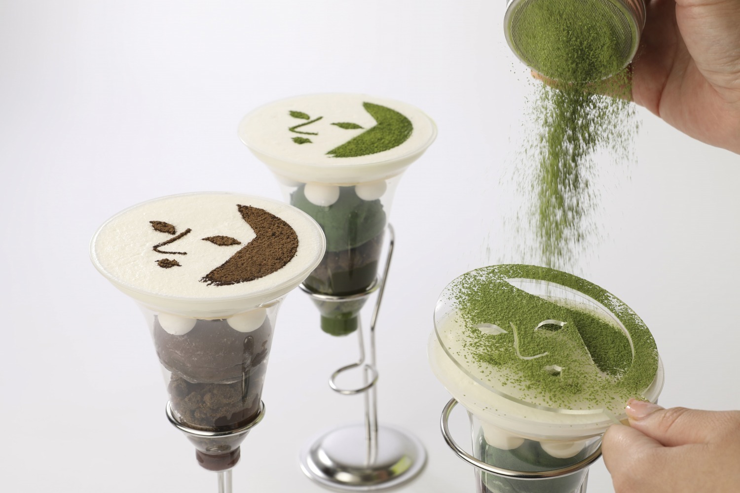 “よじこアート体験”「よーじやカフェ」京都・清水エリアに、ドリンク＆パフェにパウダリング