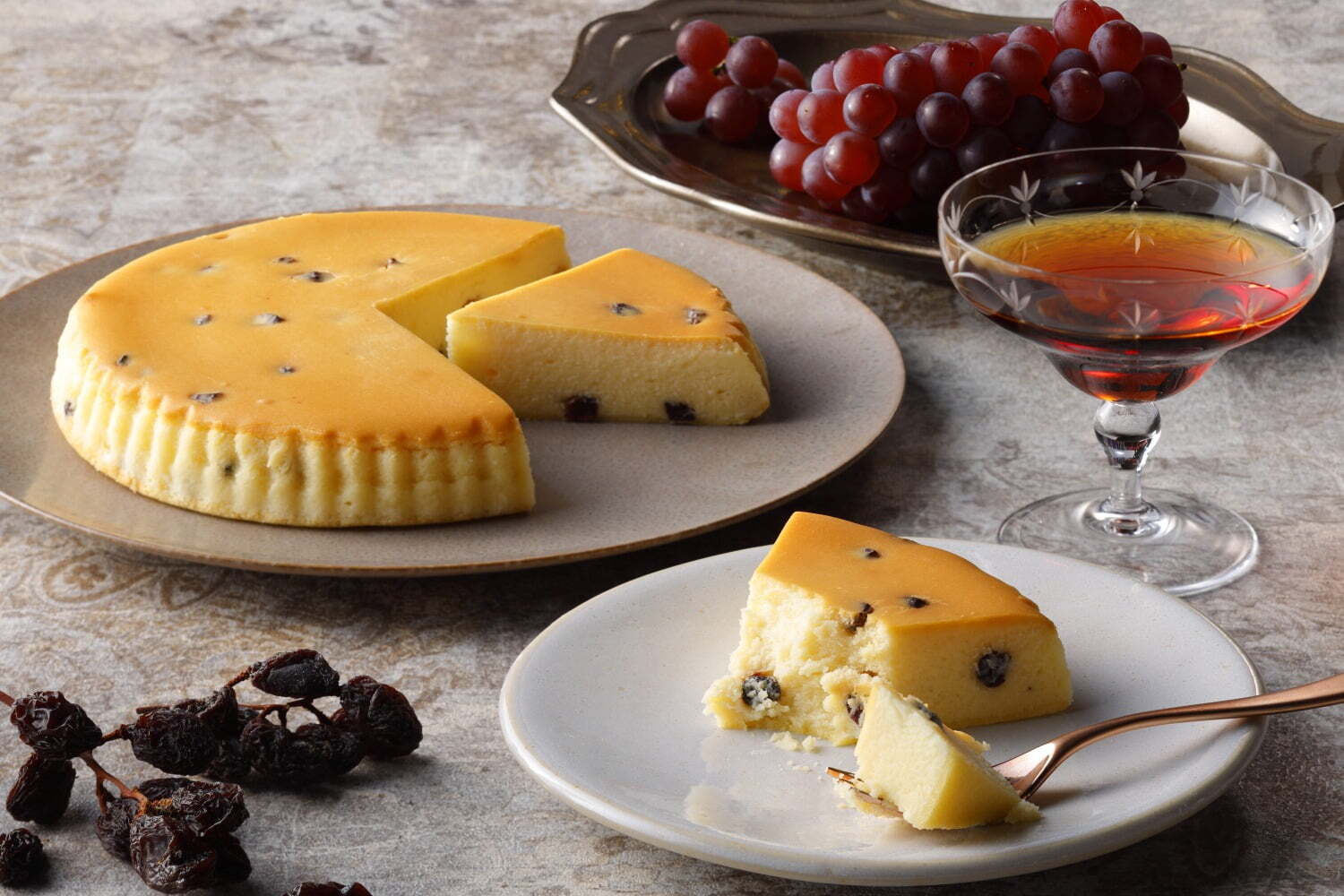 チーズ｜チーズガーデン「御用邸ラムレーズンチーズケーキ」温めて“外カリッ中トロ”ラム酒香る大人スイーツ