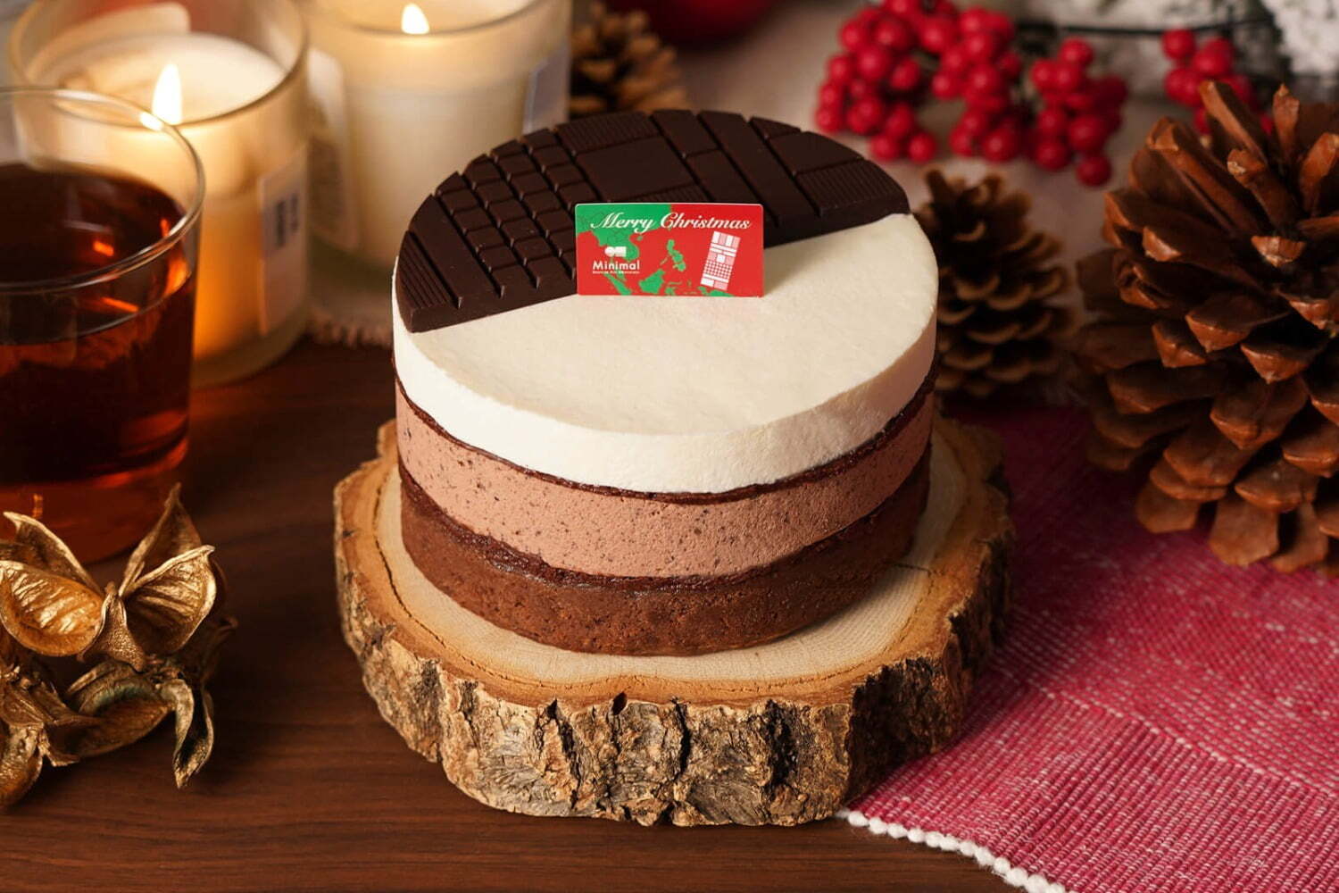 巨峰｜ミニマルの24年クリスマスケーキ、“巨峰ジュレ入り”濃厚カカオの7層チョコレートケーキ
