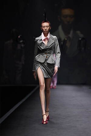 ヴィヴィアン・ウエストウッド(Vivienne Westwood) 2025年春夏ウィメンズ&メンズコレクション  - 写真12