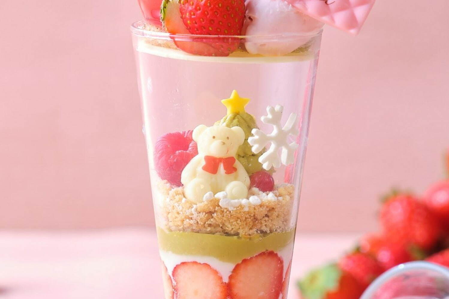まるでスノードーム”ベアやツリーを閉じ込めたクリスマス限定