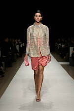 ジョルジオ アルマーニ 2025年春夏ウィメンズコレクション - 時代を巡る幻想的な旅路｜写真68