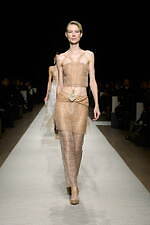 ジョルジオ アルマーニ 2025年春夏ウィメンズコレクション - 時代を巡る幻想的な旅路｜写真83