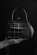 Y's 24年秋冬アウター、千鳥格子柄×絞り染めコートや“藍泥染”レザージャケットなど｜写真4