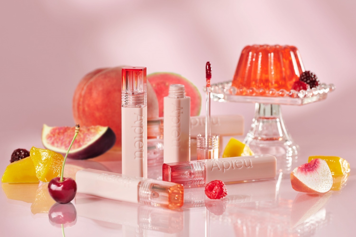 アピュー「もぎたて果実」24年冬コスメ、“ちゅるんツヤ”リップティント＆果物イメージの水チーク