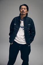 ラングラー×ウィンダンシーのデニムジャケット、コラボロゴのチェーンステッチ入り｜写真7