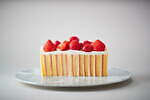 W大阪2024年クリスマス、ストライプ模様の“もっちり”ミルクケーキやジャスミン香るチーズケーキ｜写真3