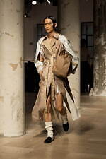 ロク 2025年春夏コレクション - 目を奪う“捻じれ”や大胆なシルエット｜写真11