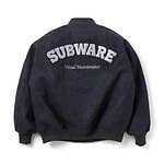 ネイバーフッド×サブウェア、90年代ストリートウェア風スタジャンや“矢印ロゴ”トレーナー｜写真1