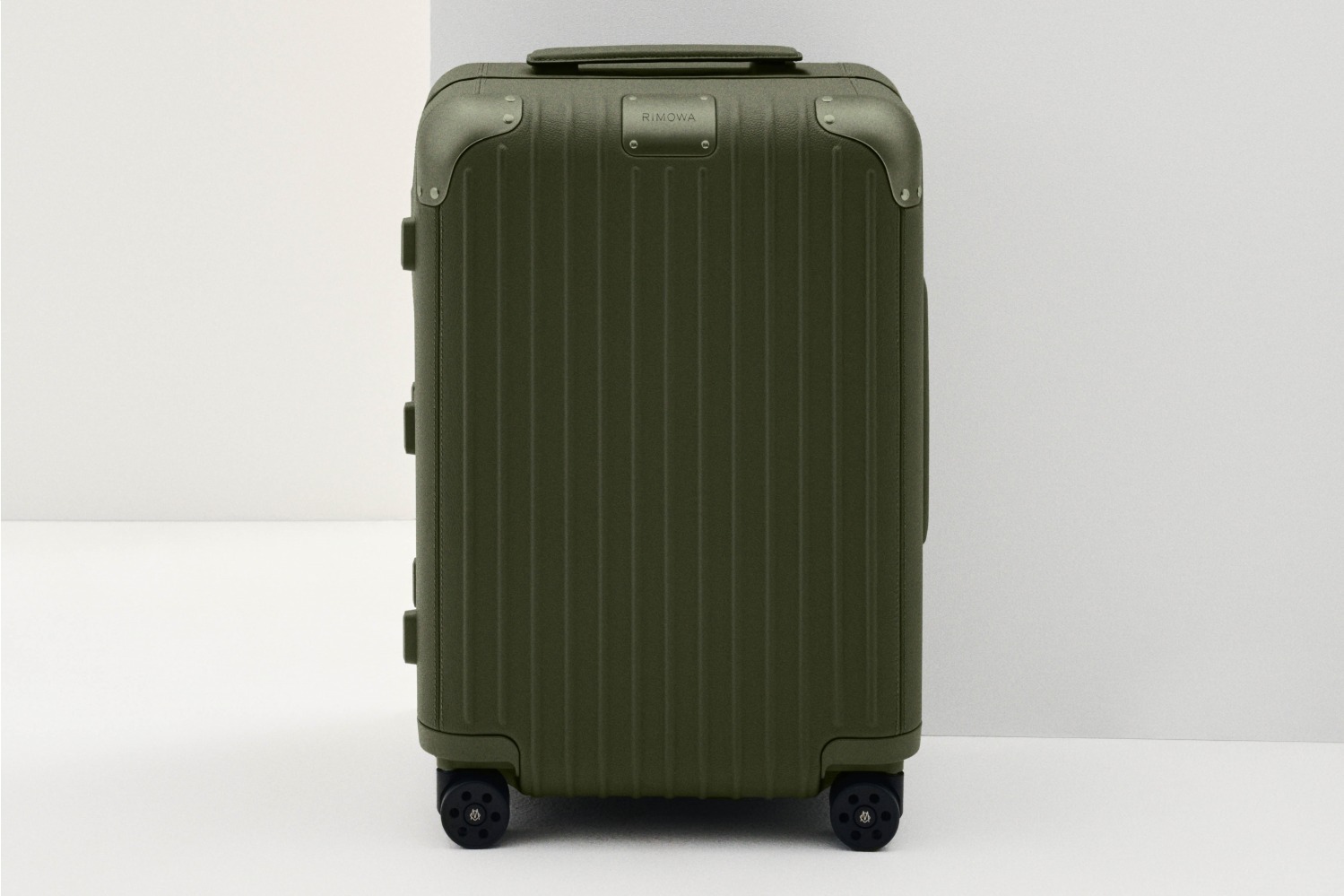 RIMOWA ダークグリーン スーツケース 大容量 Distinct キャビン レザー 機内持ち込み用スーツケース