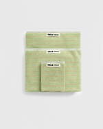 オーラリー×テクラ、“温泉文化”着想ストライプ柄ダウンジャケットやバスローブ風コート｜写真13