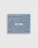 オーラリー×テクラ、“温泉文化”着想ストライプ柄ダウンジャケットやバスローブ風コート｜写真10