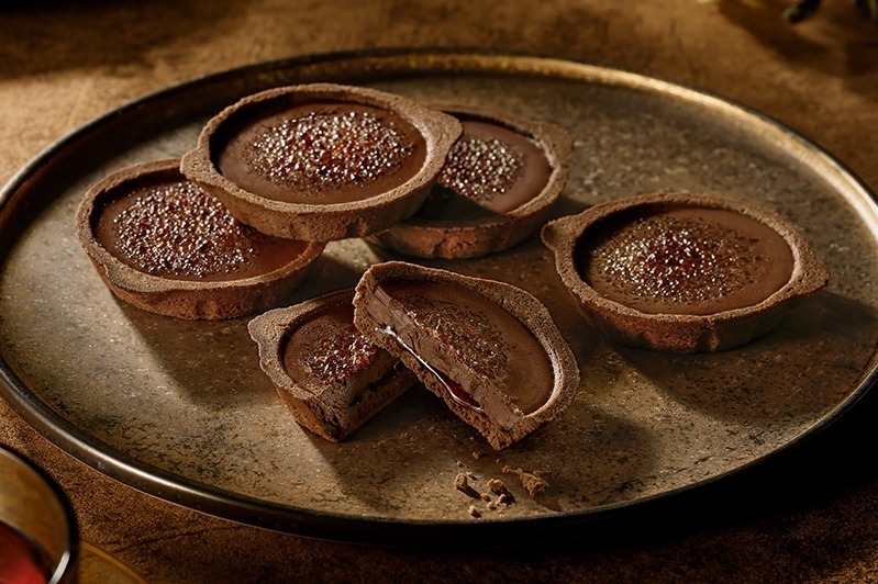 東京駅｜「ブリュレショコラタルト」“パリとろ食感”濃厚カカオの限定スイーツ、ブリュレメリゼから