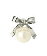 ラブ バイ イー・エム24年クリスマス、結んだ”リボン”のパールネックレス＆ピアス｜写真8