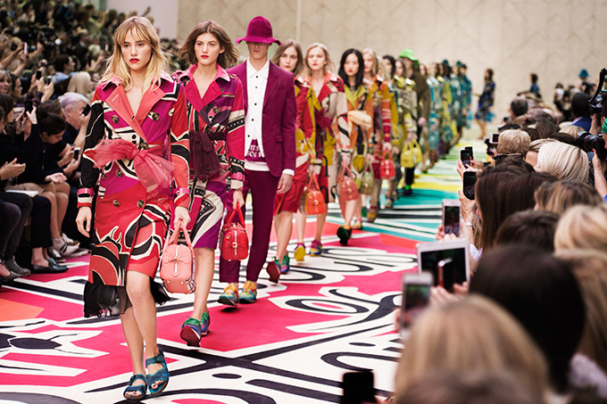 バーバリープローサム(Burberry Prorsum) 2015年春夏ウィメンズ&メンズコレクション  - 写真51