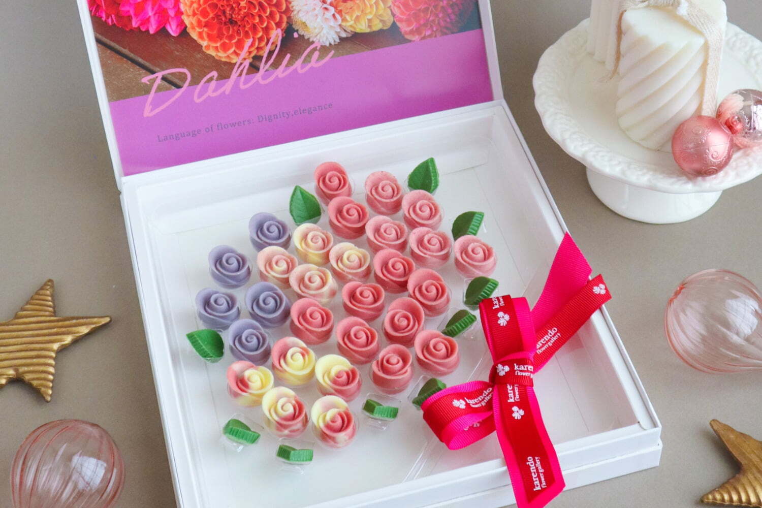 花屋が作る「花束風バラチョコ」がダリアカラーに、カレンドのクリスマス限定チョコ｜さいたまコクーンシティ