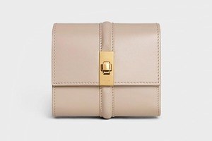 セリーヌ』の人気モチーフ「トリオンフ」を使ったおすすめ財布