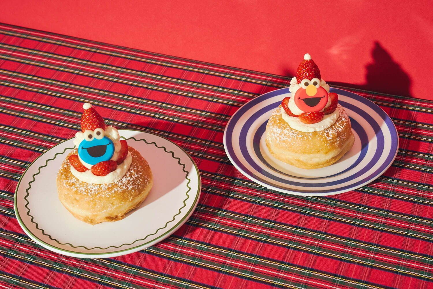 クリスマスキャラクタードーナツ 全2種 720円