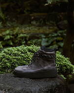 Kith×クラークス オリジナルズ“冬カラー”メンズシューズ、ダークトーンの配色スニーカーやブーツも｜写真8