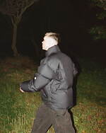 マーモット“スタンドカラー”のゴアテックス素材ダウンジャケット、ヴァイナル アーカイブとコラボ｜写真4