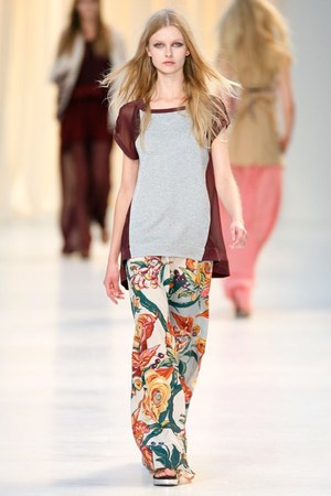 アントニオ マラス(Antonio Marras)、春の訪れを告げる2011年春夏コレクション｜写真3