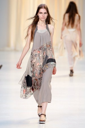 アントニオ マラス(Antonio Marras)、春の訪れを告げる2011年春夏コレクション｜写真22